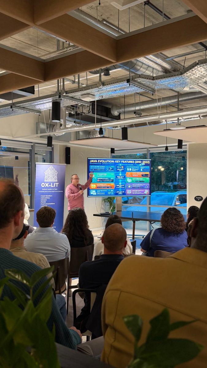 David North presenting on Java and AI to attendees at DevTechTalks at Tripadvisor’s Oxford office.